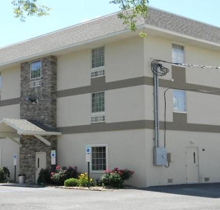 Gamble Farm Inn And Suites Jersey Shore Exterior photo